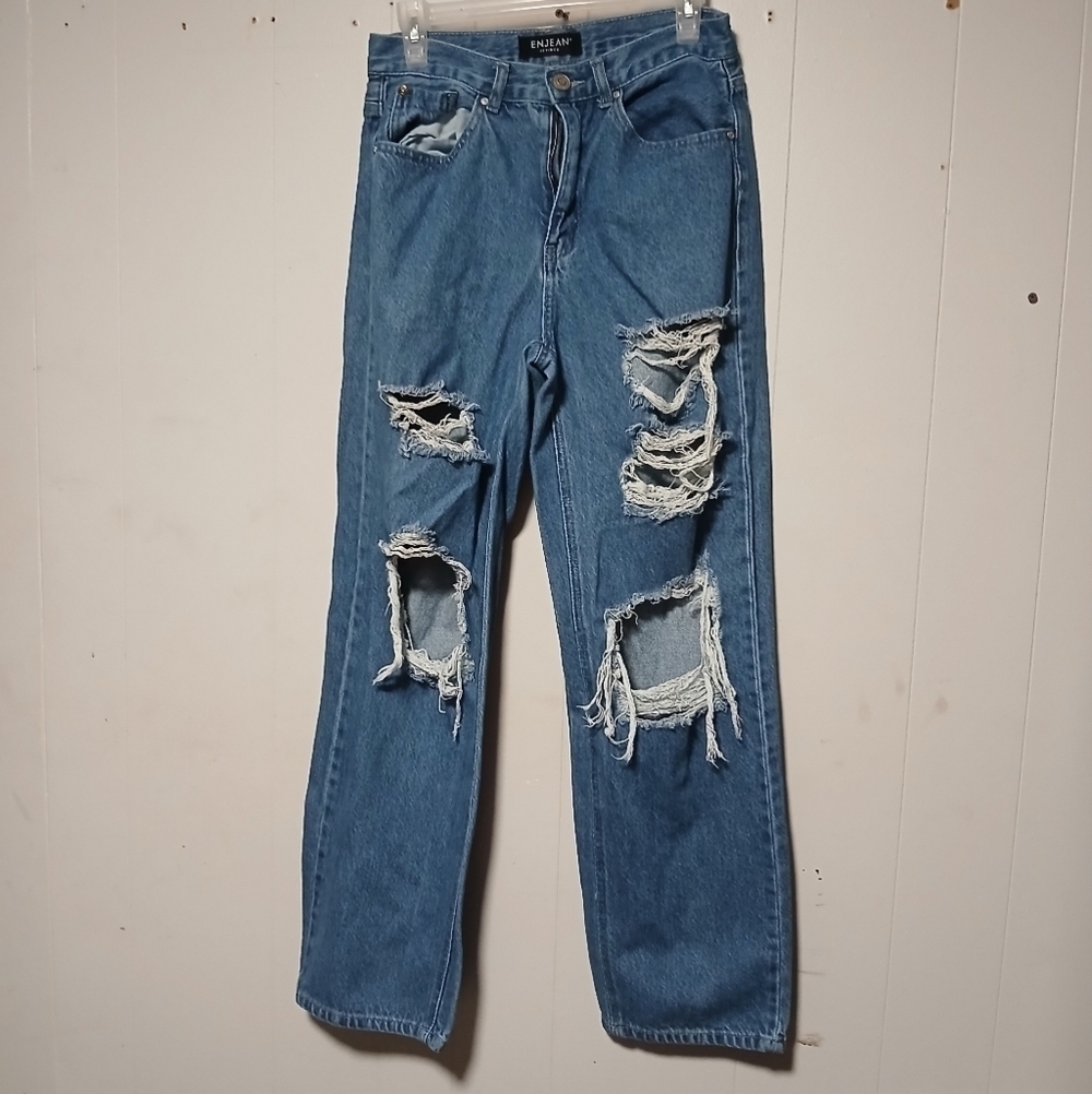 Enjean Denim company Distressed ladies blue jeans. Size 5. (30X30)